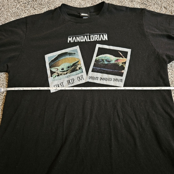 Mandalorian Tee w/ Grogu - Picture 11 of 12